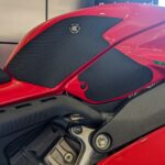 Tankpad Eazi Grip Side Ducati Panigale V4 '22-'24 Tank Grip Black/Clear PRO234