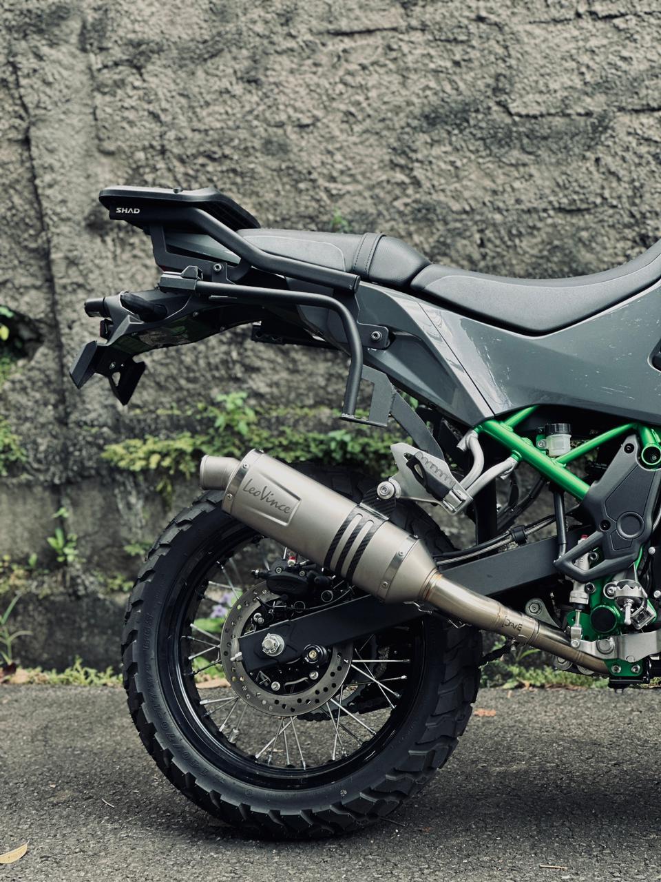 Leovince FullSystem Adventure KLE500 A Knalpot Leovince Fullsystem LV One Adventure KLE500 KLE 500 With Drake Header Stainles Original - Gambar 1